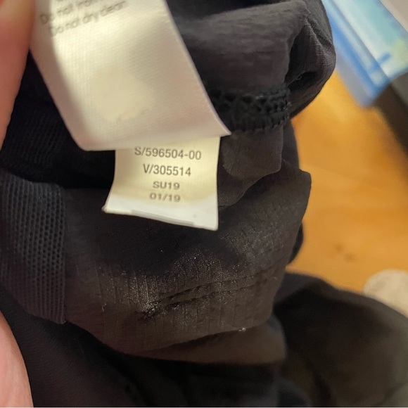 Athleta Trekkie Bermuda Shorts (596504) Black womens size 8 - Picture 7 of 9